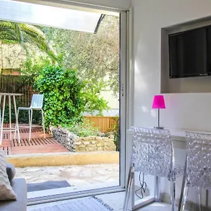 Lumineux Avec Terrasse Jardin Et Acces Piscine , Villefranche-sur-Mer France